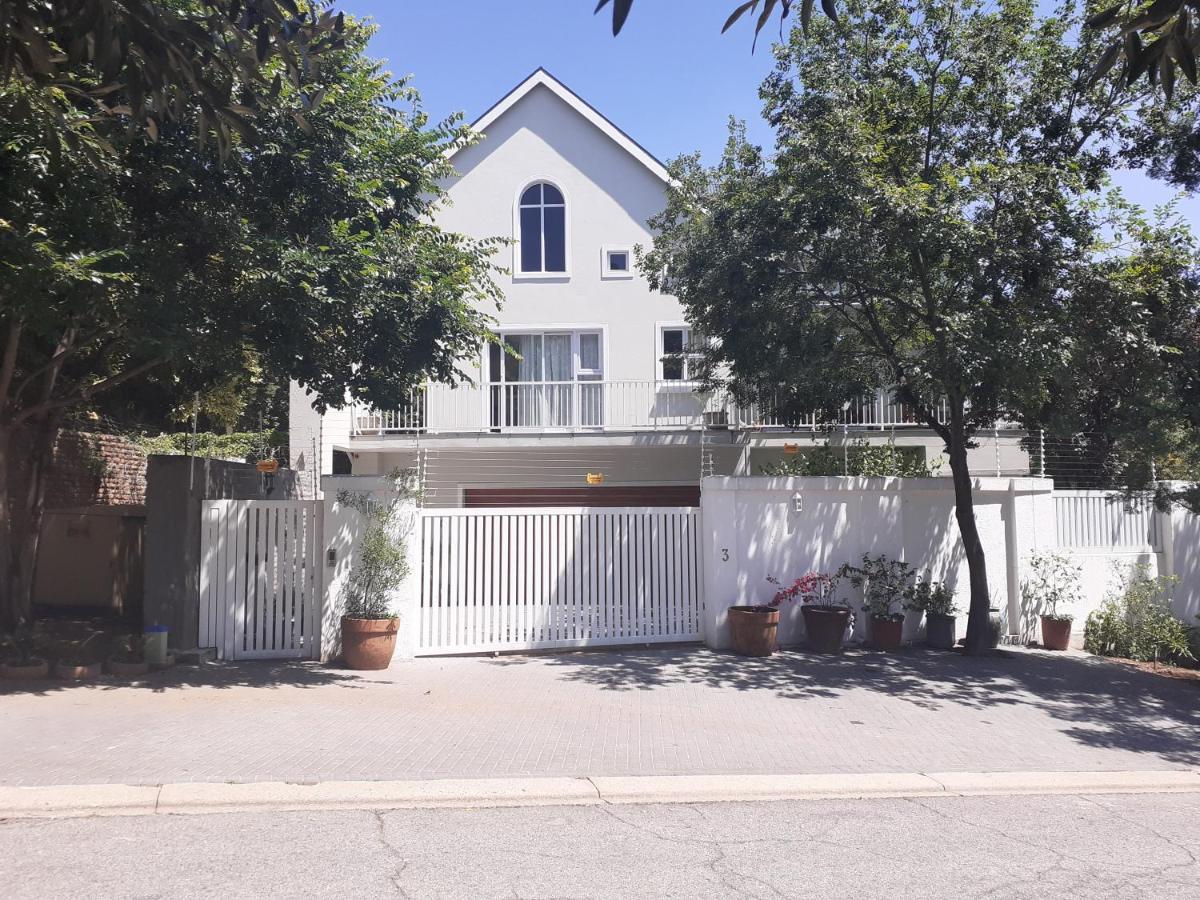 3 On Tessa Guesthouse Johannesburg Ngoại thất bức ảnh